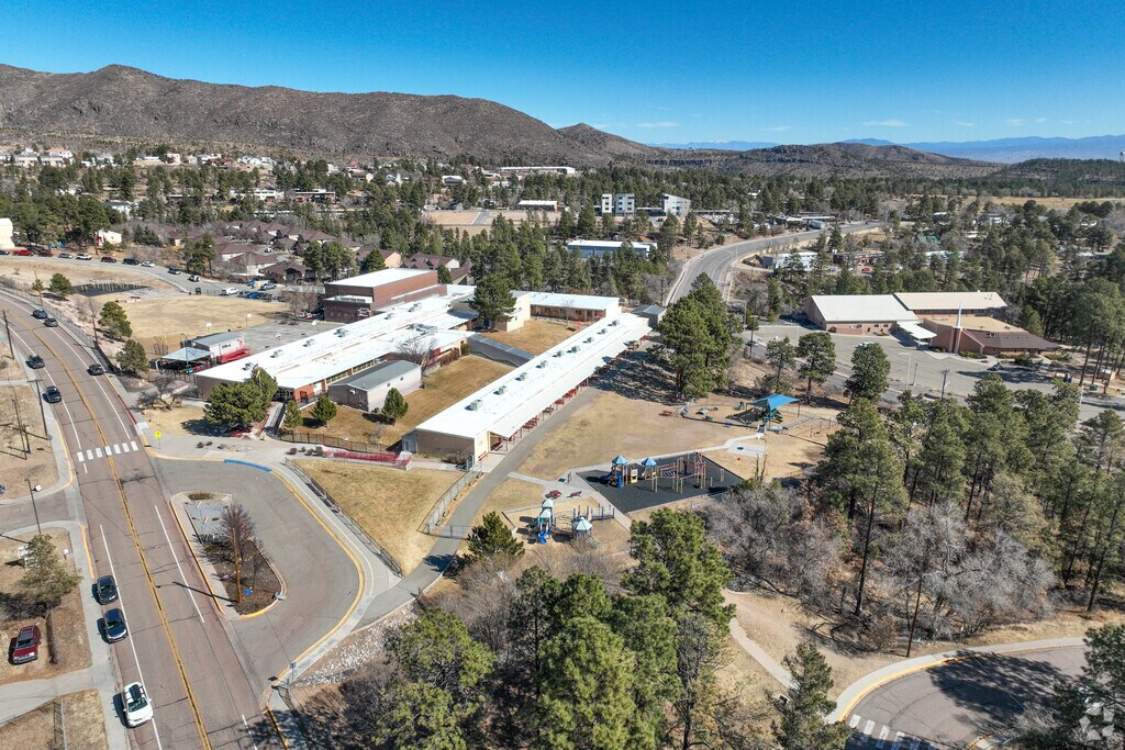 Mountain Elementary School is one of a few elementary schools in the area.