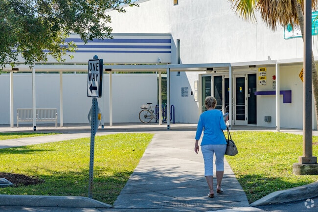 Residents can head over to the Jacaranda library for a good read.