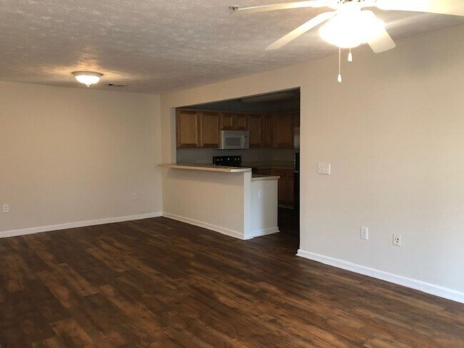 1385 S Donahue Dr, Auburn, AL 36832 - photo 5