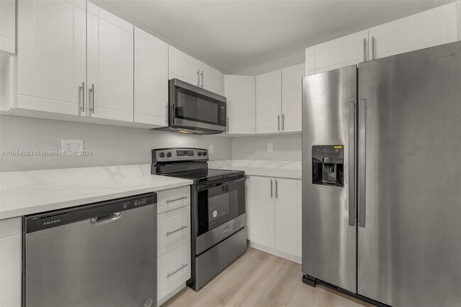 10373 NW 35th St unit ONE OF A KIND, Coral Springs, FL 33065 - photo 2