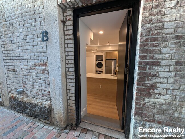 2 Joy St unit D, Boston, MA 02108 - photo 5