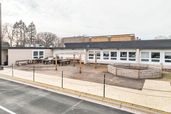 Hand in Hand Christian Montessori has over 100 students in grades Pre-K-1st.