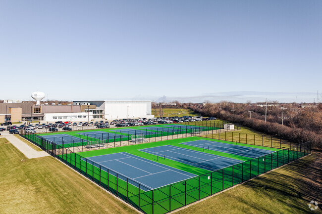Lake Zurich High School has excellent sports programs including their tennis team.