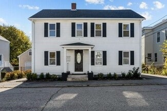 30 Catherine St, Bristol, RI 02809
