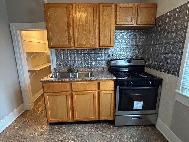 201 W Bradley Ave unit 2, Champaign, IL 61820 - photo 3