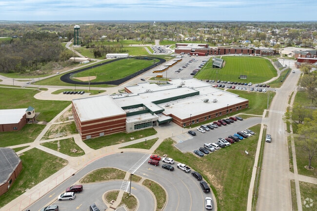 Perryville Senior High School aligns with Missouri state standards.
