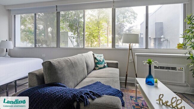 305 Dr M L K Jr St S unit 102, Saint Petersburg, FL 33705 - photo 2