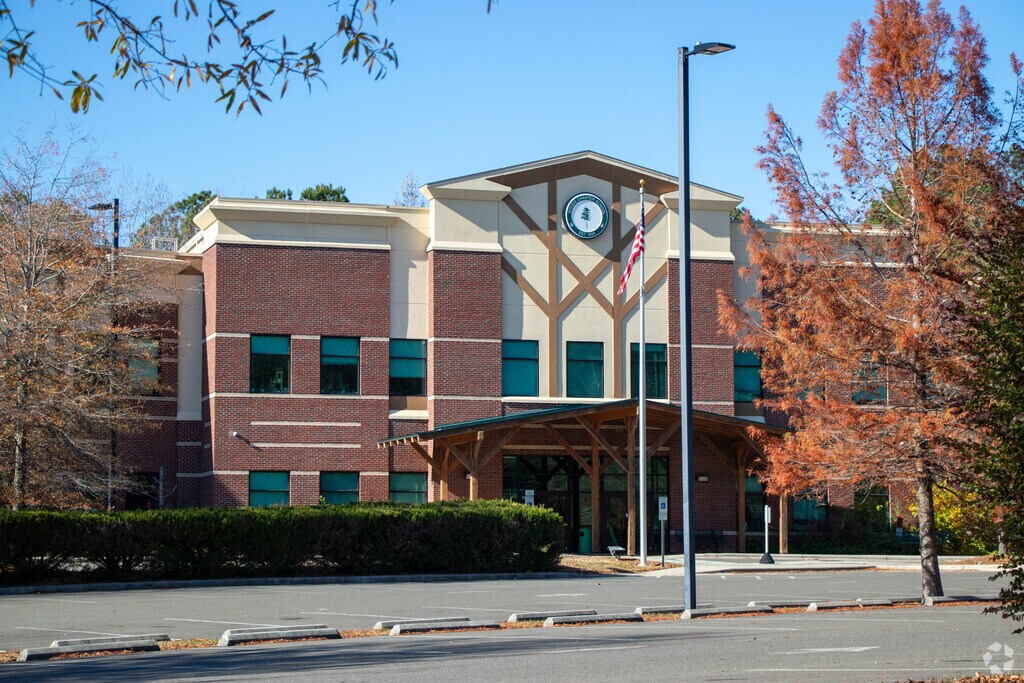 Woods Charter provides education in 
Baldwin.