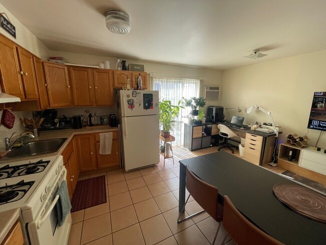 60 Wilson Ave unit 60.5 Wilson Avenue, Newark, NJ 07105 - photo 3