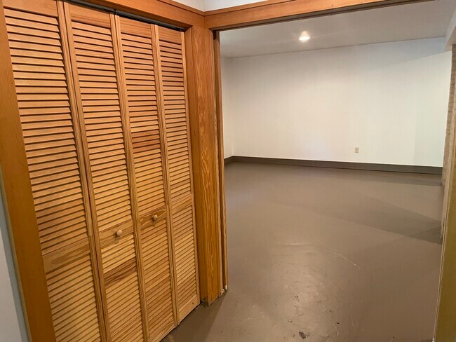 laundry room-bifold doors