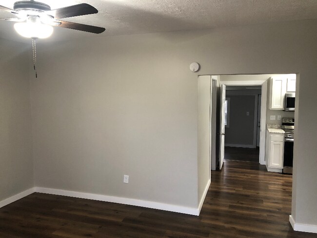 25 Walnut St, Frankfort, OH 45628 - photo 4