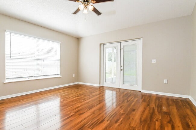 8212 Settles Crk Lp, Lakeland, FL 33810 - photo 5