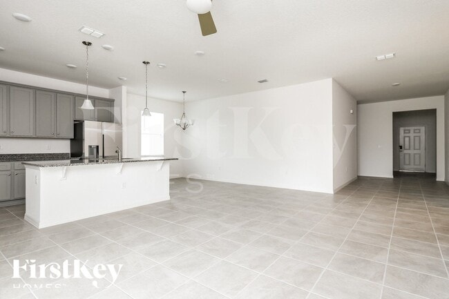 1577 Isleta Lp, Kissimmee, FL 34741 - photo 3