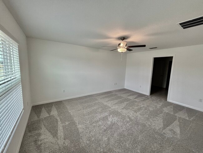 11237 Linden Depot Rd, San Antonio, FL 33576 - photo 7