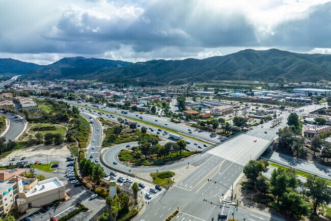 Experience seamless travel along Freeway 15 near Temeku Hills, Temecula.