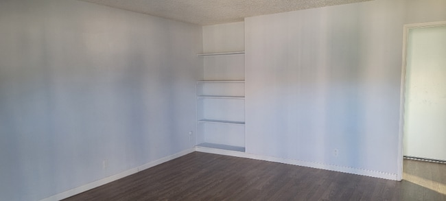 19170 Ca-18 unit 19170 US Highway uni, Apple Valley, CA 92307 - photo 2