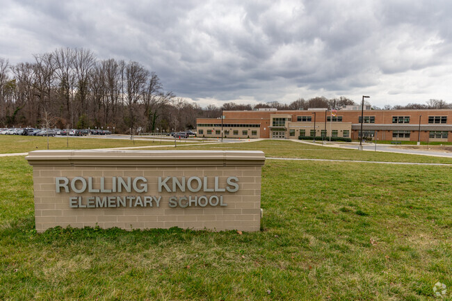 Rolling Knolls Elementary School sign located in-front of the school.