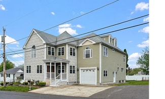 31 Booth Rd, Methuen, MA 01844