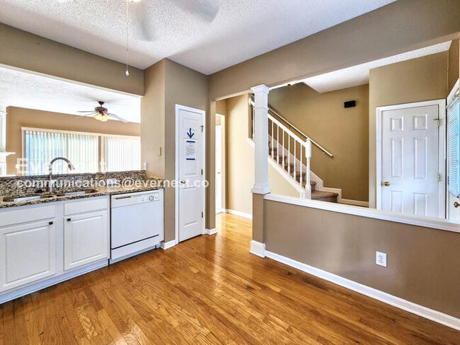 2521 Heyoak Ct NE, Marietta, GA 30066 - photo 2