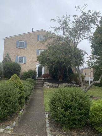 1424 Boxwood Dr, Blackwood, NJ 08012