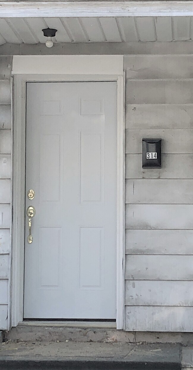 314 E Dewart St, Shamokin, PA 17872