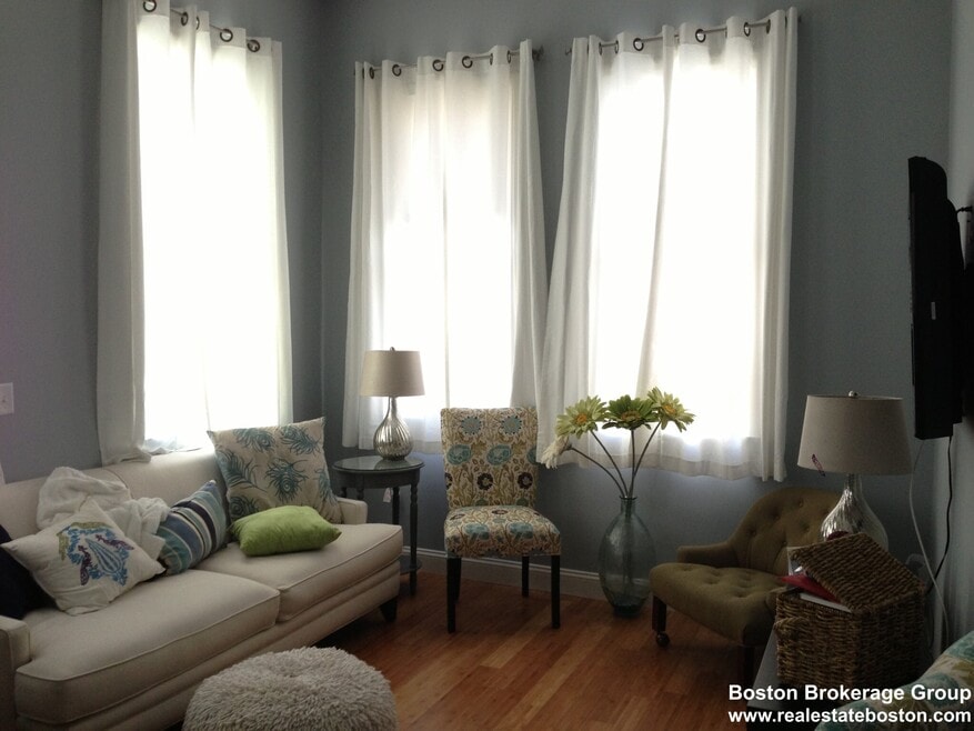 195 W 3rd St, Boston, MA 02127 - photo 1