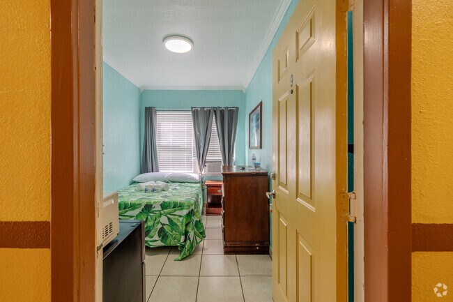 Cabana, Hialeah, FL 33010 - photo 4