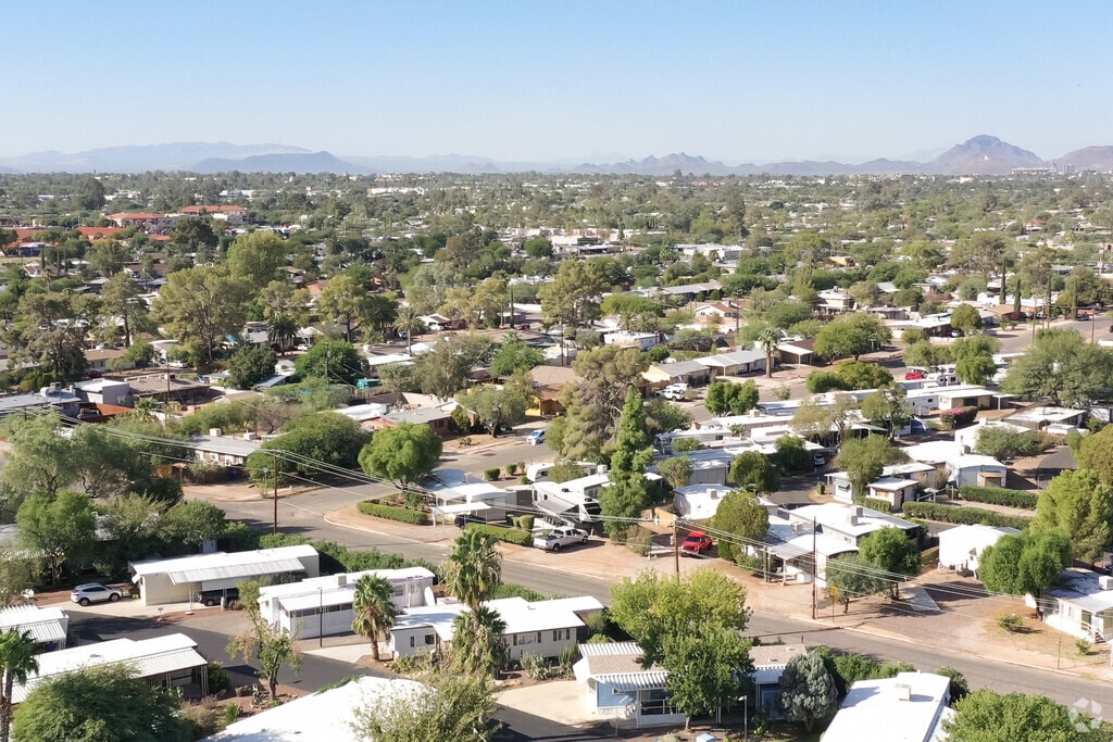 A mix of ranch and manufactured homes makes the residential landscape of Pine Crest.