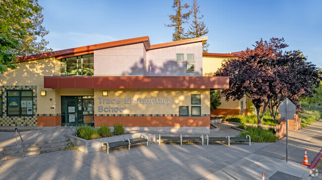 Entrance to Merritt Trace Elementary.