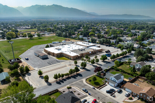 Oquirrh Elementary School has a student-teacher ratio if 18 to 1.