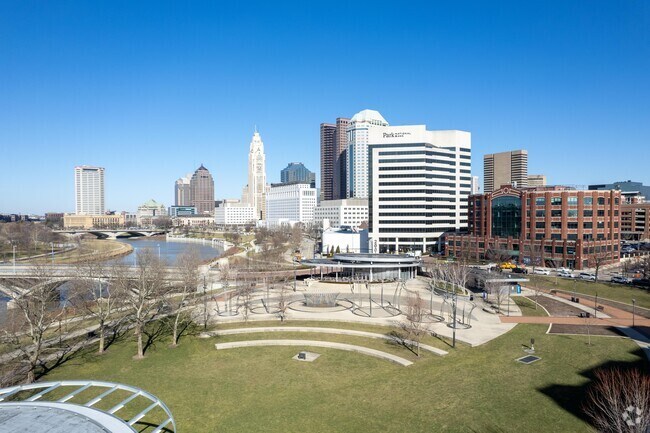 Residents of South Franklinton enjoy the amenities at Bicentennial Park, minutes away in the Uptown District.