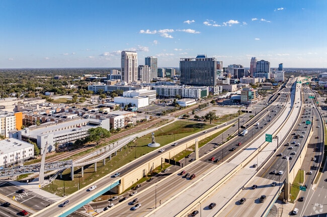 Park Lake/Highland is conveniently located near Interstate 4.