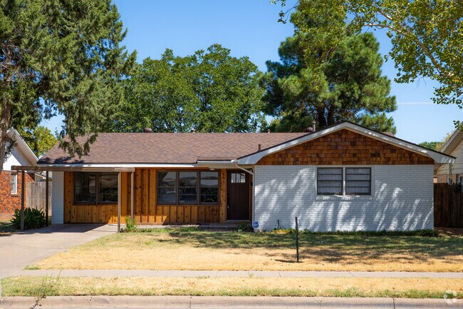 Midcentury ranch style homes are spread throughout Stubbs-Stewart.