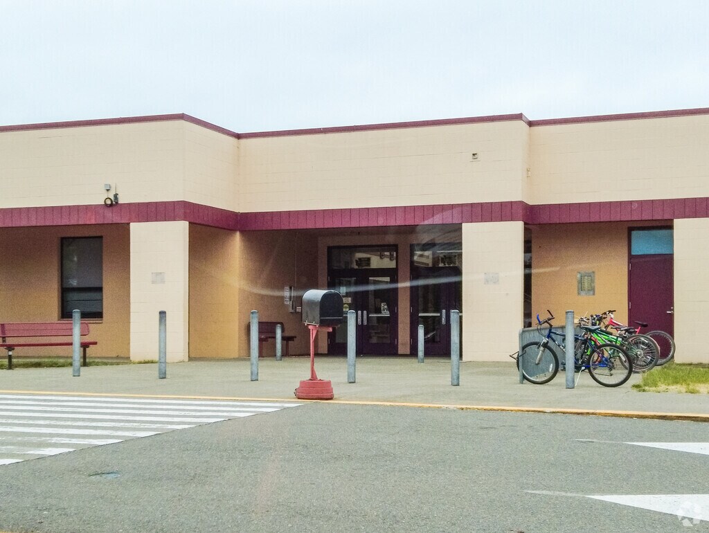 Cedarcrest Jr High School, Rankings & Reviews