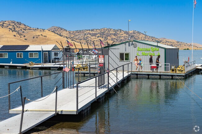 Lake Success Marina near Terra Bella offers boat docking for residents and weekend visitors.