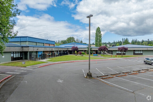 Easy pick up and drop off at this centrally located elementary school.