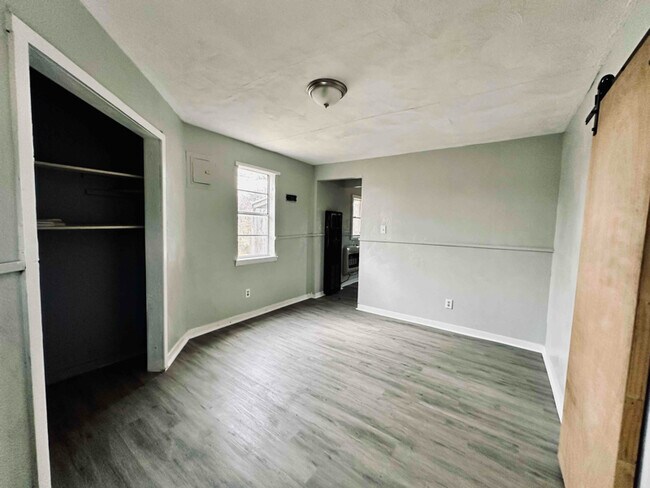 416 NW Euclid Ave unit up SS, Lawton, OK 73507 - photo 2