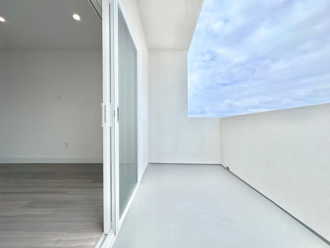838 S La Brea Ave, Los Angeles, CA 90036 - photo 6