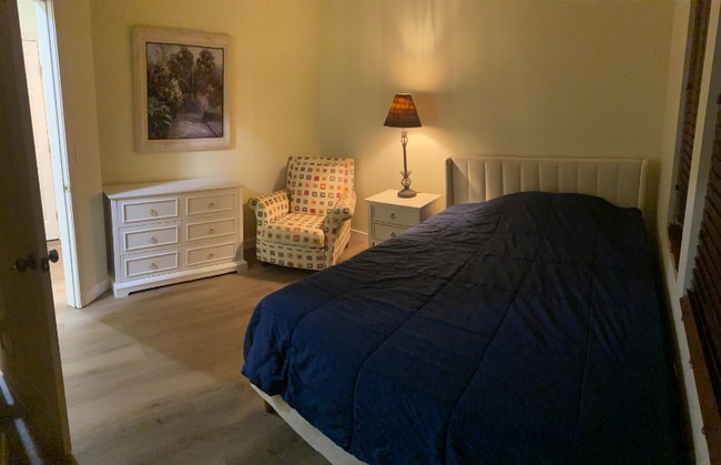 9366 Lago Mar Ct, Florence, KY 41042 - photo 2