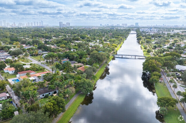 The Royal Glades Canal cuts through all of Sunray West.