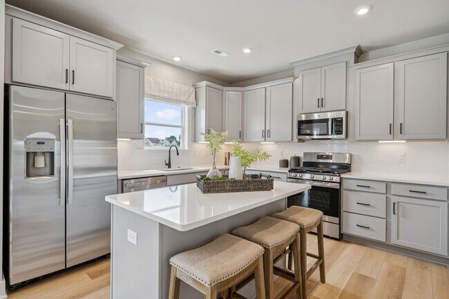 101 Pisces Dr unit 37521484, Yorktown, VA 23693 - photo 6