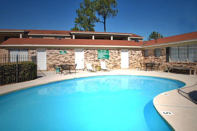 Colony Square Pool