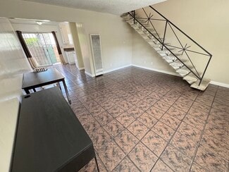 1126 W 37th Place Unit 2, Los Angeles, CA 90007