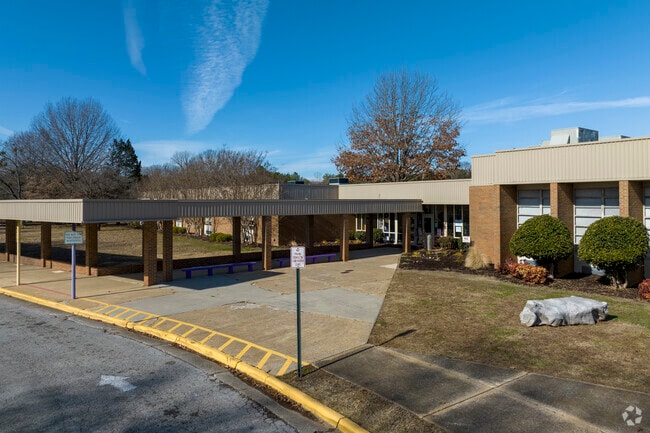 Entrance to Full campus for James Dawson Elementary School in Huntsville Alabama.
