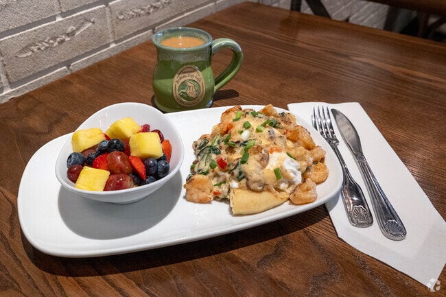 Another Broken Egg restaurant has a varied menu in Lake Katherine.