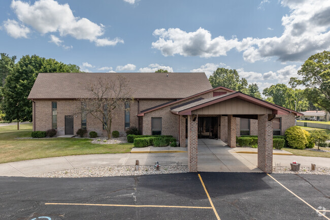 A looping drive at Elkhart Adventist Christian School makes for easy pickups and drop-offs.