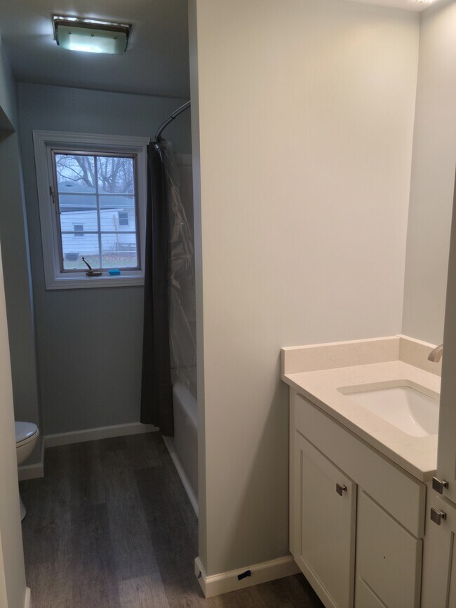 183 Maple St unit Sparta Duplex 2, Sparta, MI 49345 - photo 5