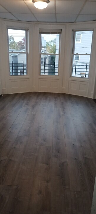 267 Forrest St Unit 1, Jersey City, NJ 07304