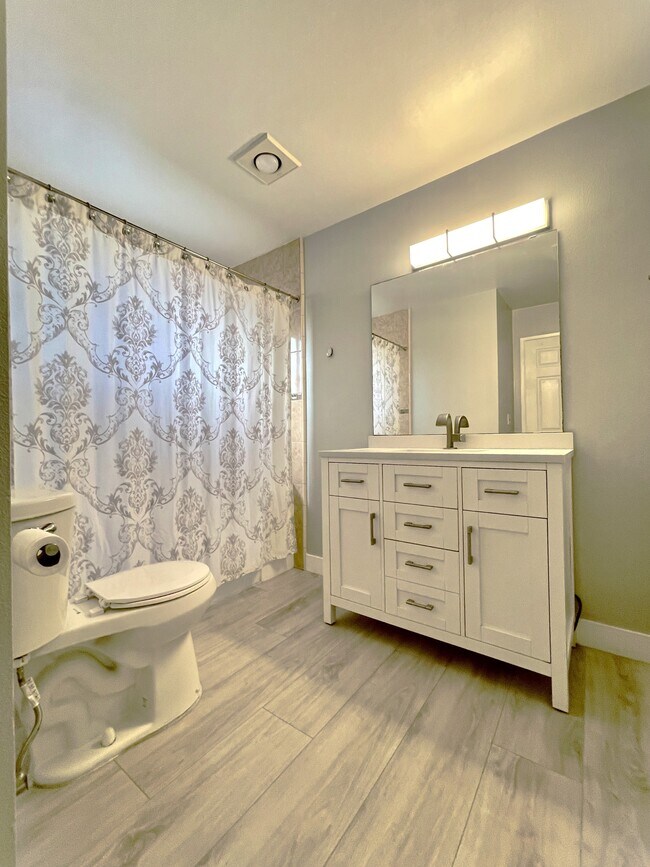 4920 W 141st St, Hawthorne, CA 90250 - photo 3