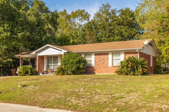 Ranch style homes in D'Iberville in Gulfport, MS are spacious and affordable.